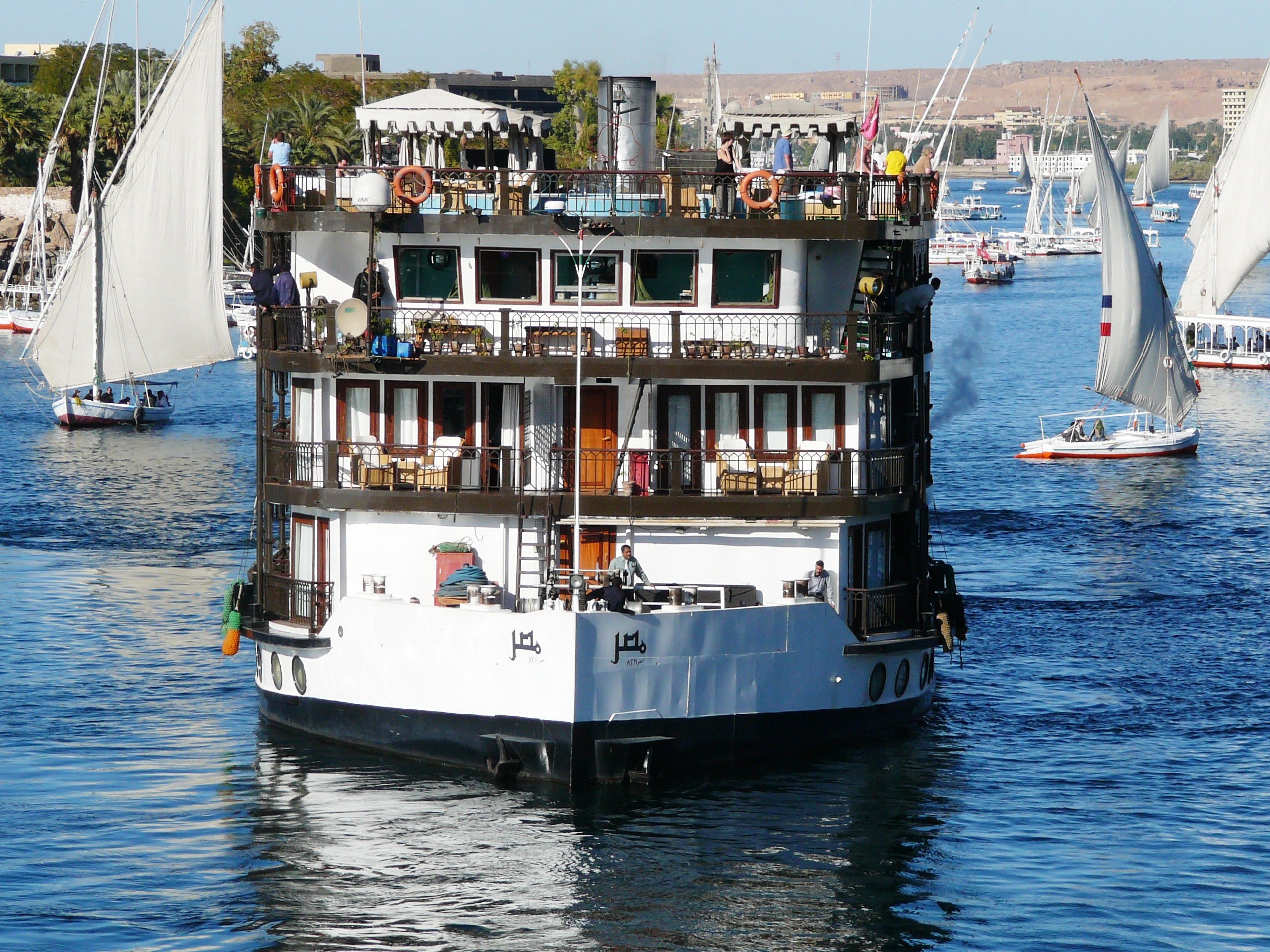 2010-01-01-14h49m35.P1010624 Aswan