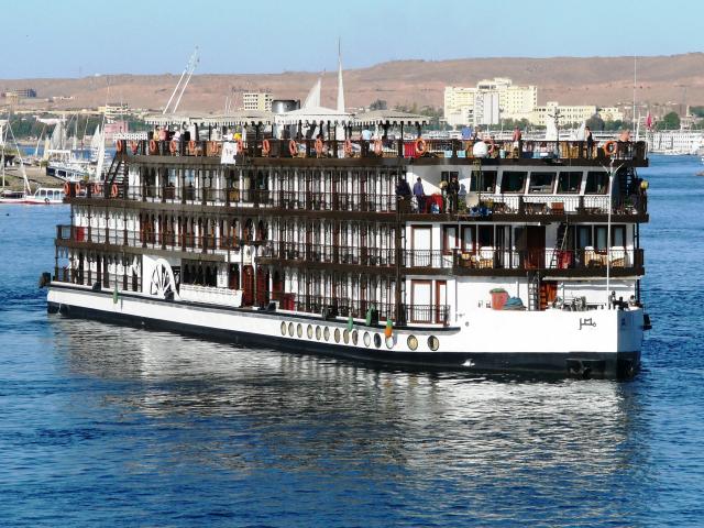 2010-01-01-14h50m13.P1010625 Aswan