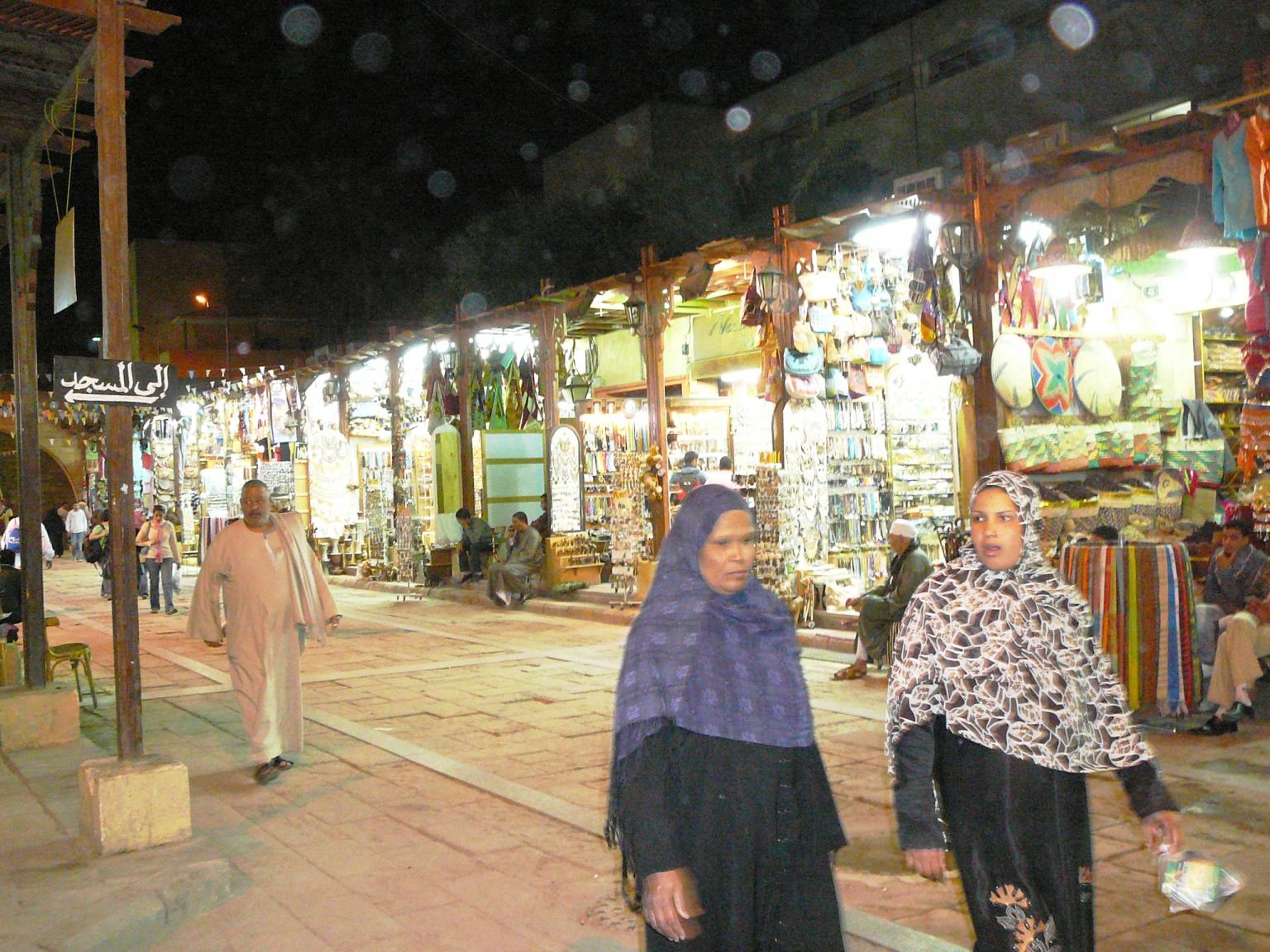 2010-01-01-18h35m45.P1010635 Aswan