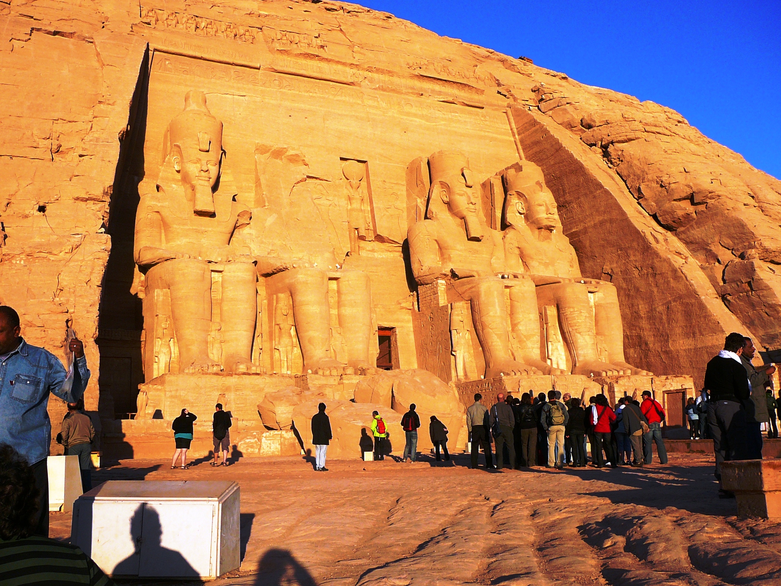 2010-01-02-07h05m24.P1010638 Abu Simbel