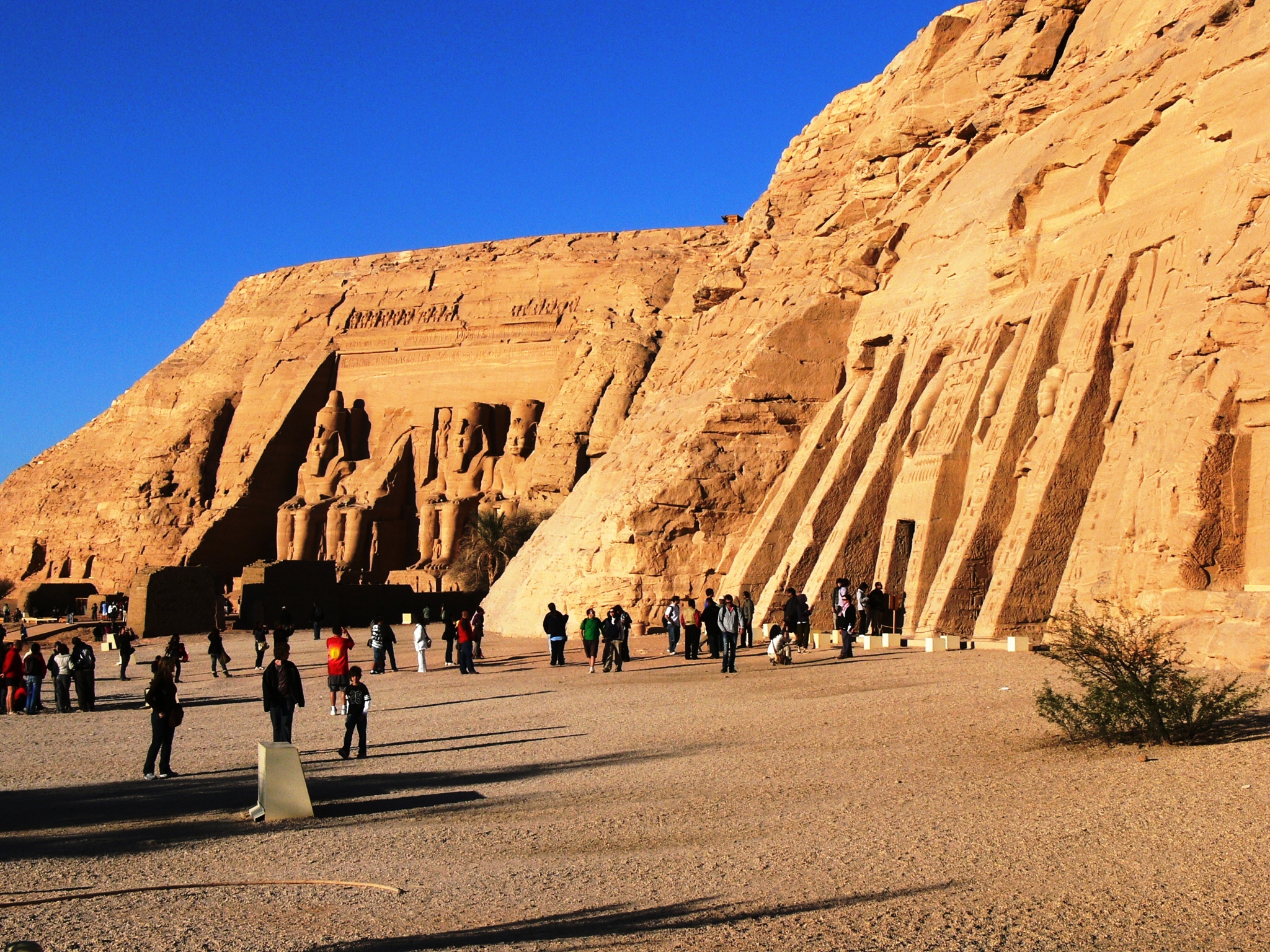 2010-01-02-07h50m51.P1000848 Abu Simbel