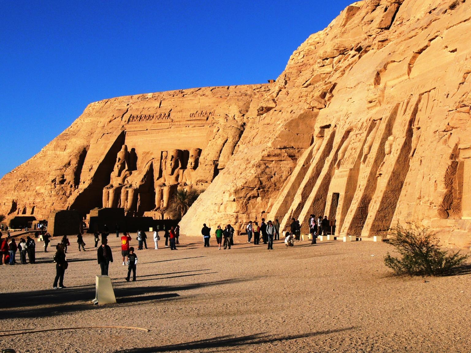 2010-01-02-07h50m51.P1000848 Abu Simbel