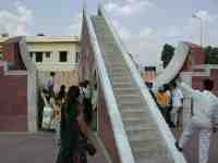 DSCN7134 Jantar Mantar - sun dial