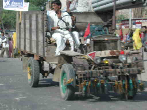 DSCN7287 Home-made truck with Lister motor. No licensing necessary.