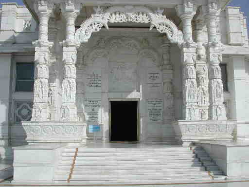 DSCN7292 Lakshmi Narayan Temple made out of marble