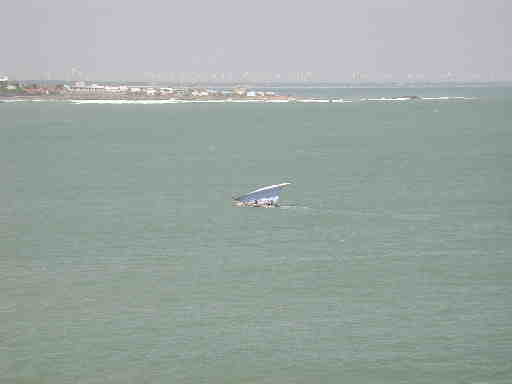 DSCN7442 boat on the sea