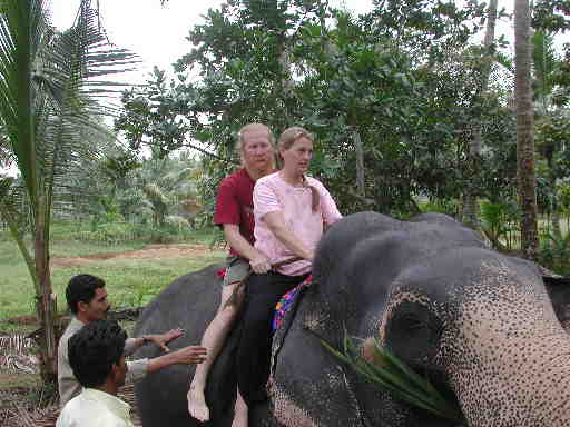 DSCN7463 Bareback elephant ride